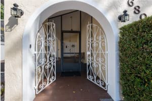 6809 TWELVE OAKS BOULEVARD, TAMPA, FL 33634 - MLS#MFRTB8469377