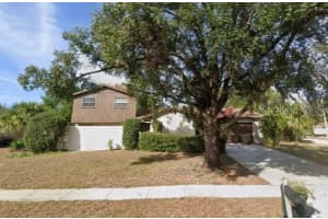 528 Lantern Cir, TEMPLE TERRACE