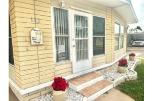 2000 E Bay Dr #102, LARGO