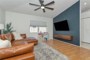 6647 68TH STREET, BRADENTON, FL 34203 - MLS#MFRTB8469837