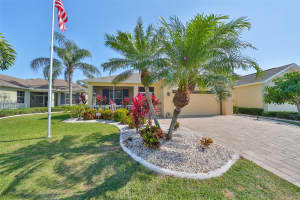 1015 EMERALD DUNES DRIVE, SUN CITY CENTER, FL 33573 - MLS#MFRTB8469847
