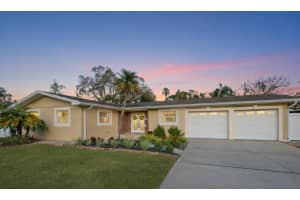 1957 Souvenir Dr, CLEARWATER