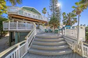 8640 GULF BOULEVARD, TREASURE ISLAND, FL 33706 - MLS#MFRTB8469911