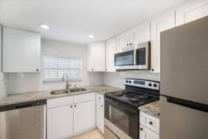 811 RUSSELL LANE, BRANDON, FL 33510 - MLS#MFRTB8470157