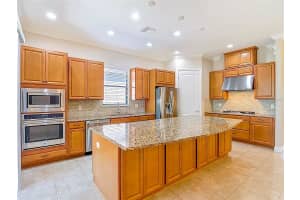 8613 GRAND ALBERATO ROAD, TAMPA, FL 33647 - MLS#MFRTB8470209