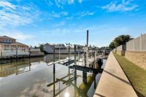 528 ISLEBAY DRIVE, APOLLO BEACH, FL 33572 - MLS#MFRTB8470394