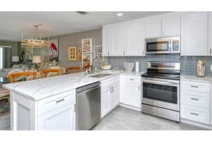 1255 E Peppertree Dr #101, SARASOTA