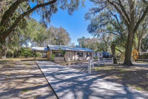 2002 E Willow Dr, PLANT CITY