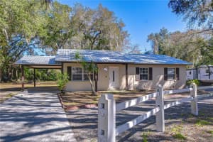 2002 E WILLOW DR, PLANT CITY, FL 33566 - MLS#MFRTB8470735