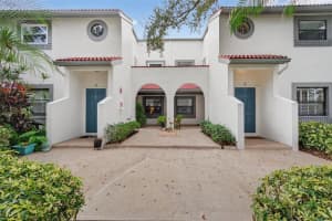 484 SANTA CRUZ PLACE, ST PETERSBURG, FL 33703 - MLS#MFRTB8470908