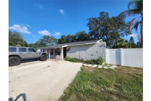 8518 Woodlake Dr Tampa, FL 33615 - Off Market