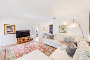 240-242 MATEO WAY, ST PETERSBURG, FL 33704 - MLS#MFRTB8471050