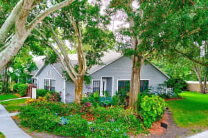 2728 Bentley Dr, PALM HARBOR