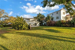 11 BRIGHTWATERS CIRCLE, ST PETERSBURG, FL 33704 - MLS#MFRTB8471118