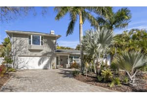 6604 BLUE HERON DRIVE, ST PETERSBURG, FL 33707 - MLS#MFRTB8471133