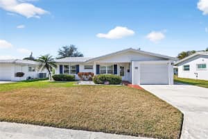 9208 142nd St, SEMINOLE