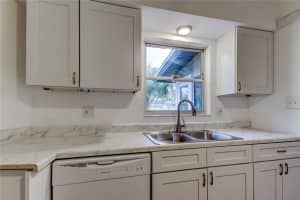 1000 39TH AVENUE, ST PETERSBURG, FL 33703 - MLS#MFRTB8471182