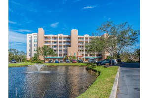 6550 SHORELINE DRIVE, ST PETERSBURG, FL 33708 - MLS#MFRTB8471256