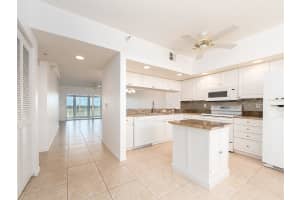 6550 SHORELINE DRIVE, ST PETERSBURG, FL 33708 - MLS#MFRTB8471256