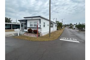 800 32ND AVENUE, ST PETERSBURG, FL 33705 - MLS#MFRTB8471396