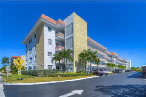 3128 59th St S #212, GULFPORT