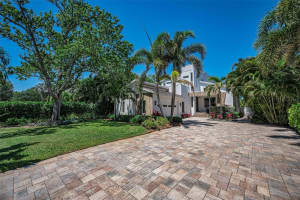 1710 BRIGHTWATERS BOULEVARD, ST PETERSBURG, FL 33704 - MLS#MFRTB8471809