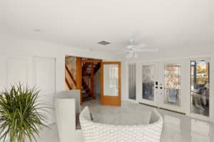 557 VENICE LANE, SARASOTA, FL 34242 - MLS#MFRTB8471905