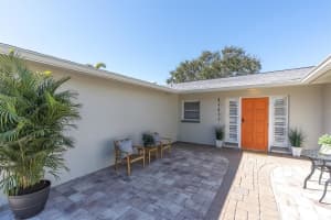 10100 PARADISE BOULEVARD, TREASURE ISLAND, FL 33706 - MLS#MFRTB8471948