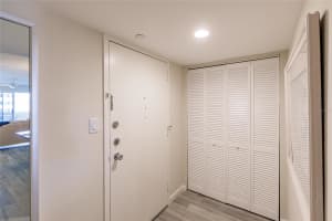 1055 PEPPERTREE DRIVE, SARASOTA, FL 34242 - MLS#MFRTB8472184