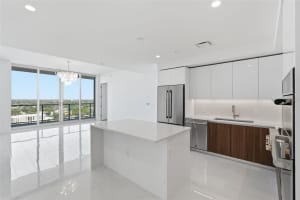 400 CENTRAL AVENUE, ST PETERSBURG, FL 33701 - MLS#MFRTB8472195