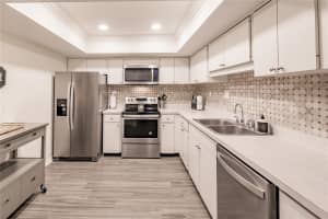 1055 PEPPERTREE DRIVE, SARASOTA, FL 34242 - MLS#MFRTB8472244