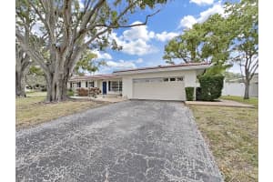1701 LAURIE LANE, BELLEAIR, FL 33756 - MLS#MFRTB8472293