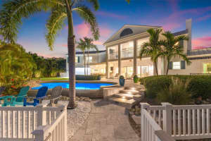 511 WINDWARD PASSAGE, CLEARWATER BEACH, FL 33767 - MLS#MFRTB8472453