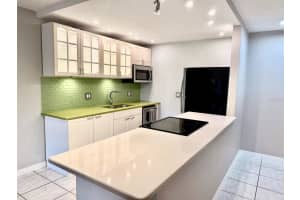 4500 BAY DRIVE, CLEARWATER, FL 33764 - MLS#MFRTB8472582