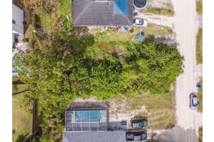 1335 25TH AVENUE, VERO BEACH, FL 32962 - MLS#MFRTB8472899