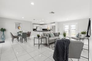 8401 Blackstone Ct Tampa, FL 33615 - Off Market