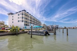400 150TH AVENUE, MADEIRA BEACH, FL 33708 - MLS#MFRTB8473309