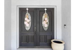 8305 PALMA VISTA LANE, TAMPA, FL 33614 - MLS#MFRTB8473312