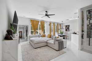 520 VILLA TREVISO COURT, APOLLO BEACH, FL 33572 - MLS#MFRTB8473351