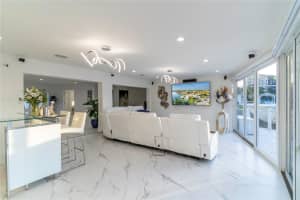 320 HARBOR PASSAGE, CLEARWATER BEACH, FL 33767 - MLS#MFRTB8473675