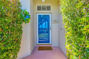 1006 RADISON LAKE DRIVE, SUN CITY CENTER, FL 33573 - MLS#MFRTB8473696