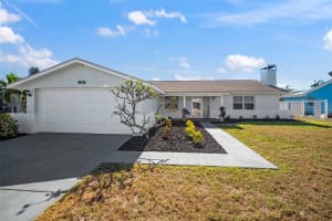 910 SPINDLE PALM WAY, APOLLO BEACH, FL 33572 - MLS#MFRTB8473743