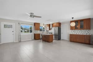 7962 2ND WAY, ST PETERSBURG, FL 33702 - MLS#MFRTB8473785