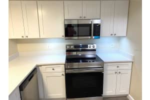 11241 CEDAR HOLLOW LANE, TAMPA, FL 33618 - MLS#MFRTB8473822