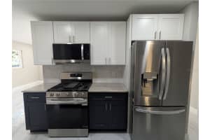 5523 VENETIAN BOULEVARD, ST PETERSBURG, FL 33703 - MLS#MFRTB8473887