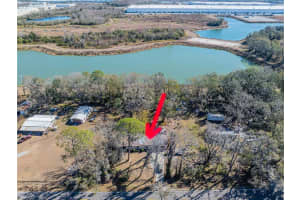 606 S Wiggins Rd, PLANT CITY