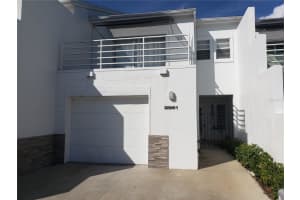 2961 Knights Ave, TAMPA