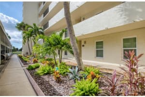 225 COUNTRY CLUB DRIVE, LARGO, FL 33771 - MLS#MFRTB8474672