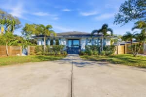 670 SUNSET DRIVE, ST PETERSBURG, FL 33707 - MLS#MFRTB8474732