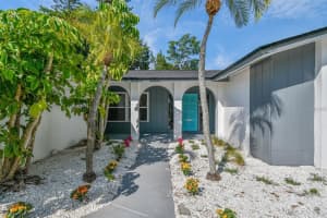 1949 DOLPHIN BOULEVARD, ST PETERSBURG, FL 33707 - MLS#MFRTB8474815